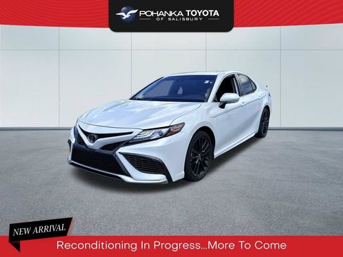Used 2021 Toyota Camry XSE FWD image 1