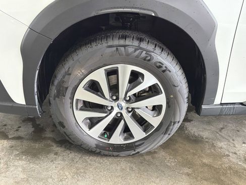 Certified 2025 Subaru Outback Premium AWD/4WD image 15
