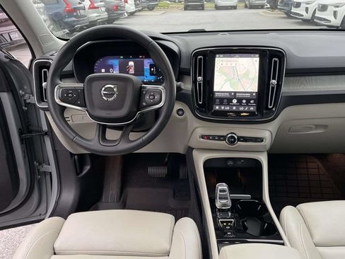 Used 2025 Volvo XC40 B5 Plus w/ Protection Package Premier AWD/4WD image 4