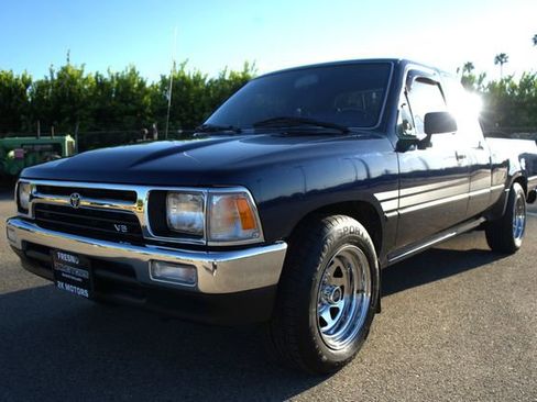 Used 1994 Toyota Pickup DX image 5