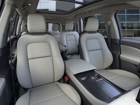 New 2026 Lincoln Aviator AWD w/ Jet Appearance Package image 10