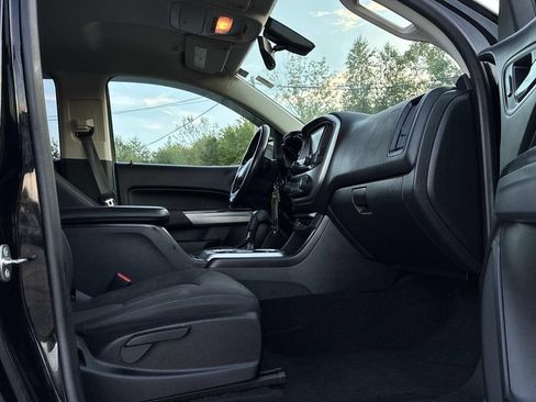 Used 2017 Chevrolet Colorado LT w/ LT Convenience Package AWD/4WD image 9