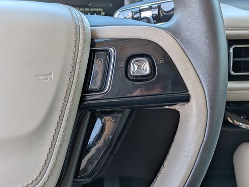 Used 2023 Lincoln Aviator 2WD w/ Premium Package image 26