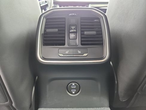 New 2025 Porsche Macan image 43