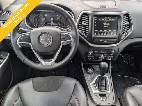 Used 2018 Jeep Cherokee Trailhawk w/ Cold Weather Group image 19