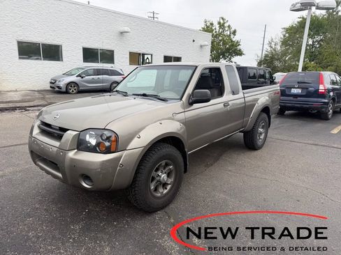 Used 2004 Nissan Frontier XE Desert Runner w/ (VTP) Value Truck Pkg AWD/4WD image 1