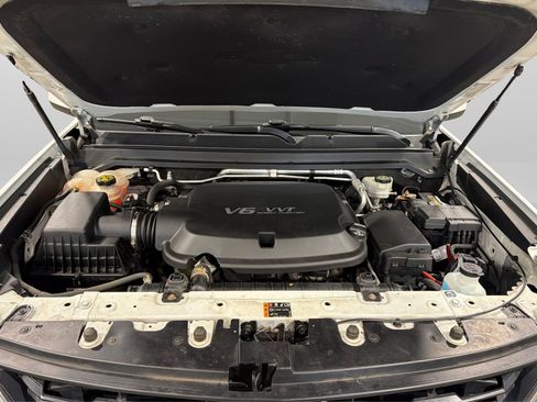 Used 2017 Chevrolet Colorado Z71 AWD/4WD image 11