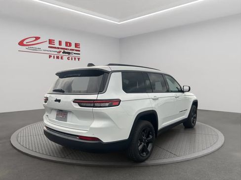 New 2026 Jeep Grand Cherokee L Limited w/ Limited Altitude Package AWD/4WD image 8