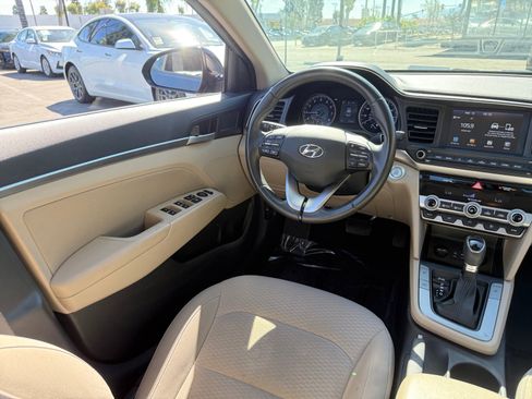 Used 2020 Hyundai Elantra Value Edition FWD image 17