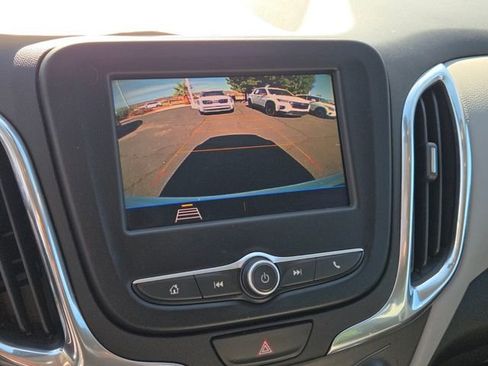 Used 2020 Chevrolet Equinox LS FWD image 20