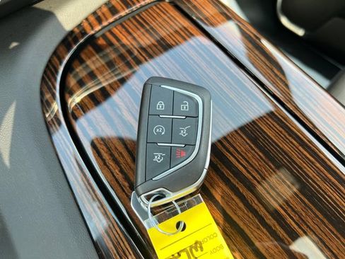 Certified 2022 Cadillac Escalade Premium Luxury AWD/4WD image 40