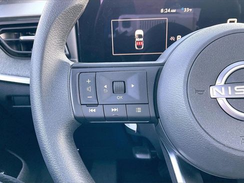 Used 2025 Nissan Kicks SV image 17