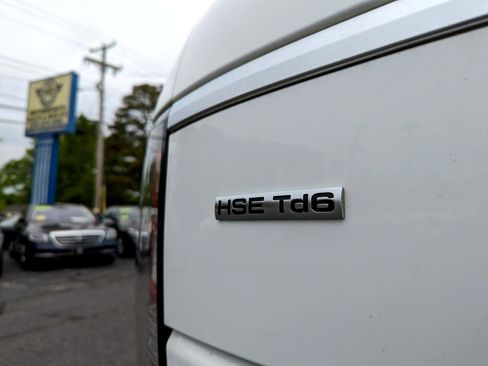 Used 2016 Land Rover Range Rover HSE image 11