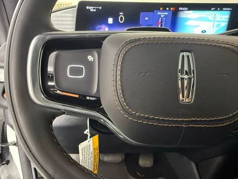 Used 2025 Lincoln Navigator L Black Label image 17