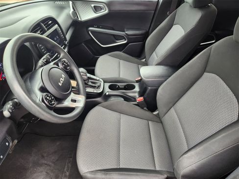 Certified 2022 Kia Soul LX w/ Technology Package image 13