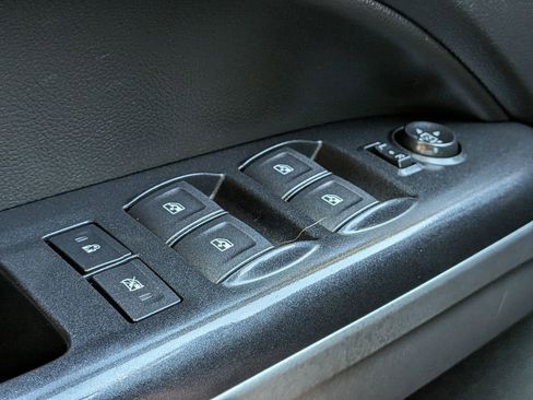 Used 2021 Chevrolet Colorado ZR2 w/ ZR2 Midnight Special Edition image 28