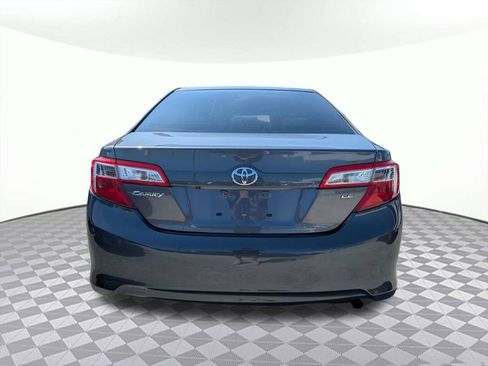 Used 2014 Toyota Camry LE FWD image 4
