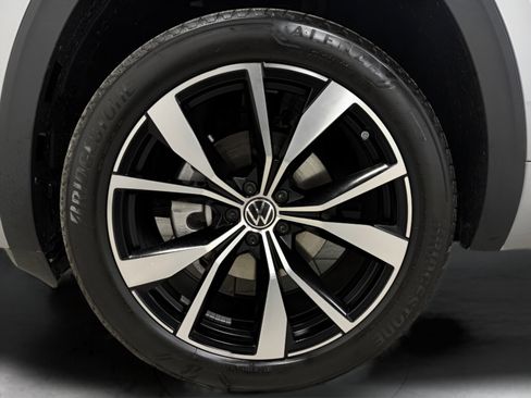 New 2025 Volkswagen Atlas SEL Premium R-Line image 28