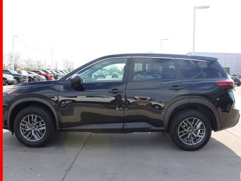 Certified 2024 Nissan Rogue S image 4