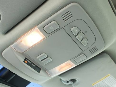 Used 2007 Buick Lucerne CXS w/ Driver Confidence Package FWD image 20
