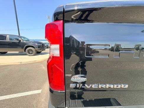 Used 2022 Chevrolet Silverado 1500 Custom Trail Boss w/ Safety Confidence Package AWD/4WD image 14