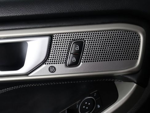 Used 2023 Ford Explorer XLT w/ Equipment Group 202A image 34