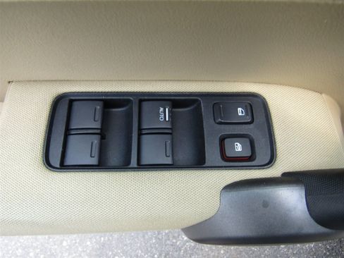 Used 2011 Honda CR-V LX image 14