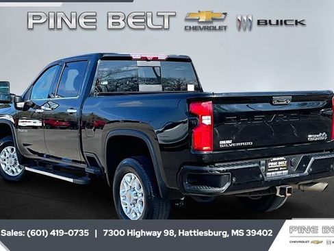 Used 2023 Chevrolet Silverado 3500 High Country image 2
