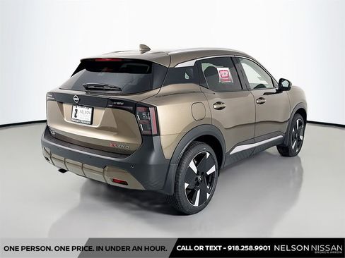 New 2025 Nissan Kicks SR image 5