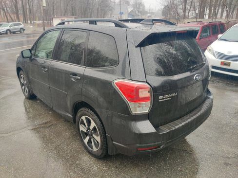 Used 2017 Subaru Forester 2.5i Premium image 4