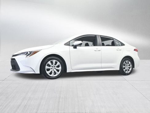 Used 2024 Toyota Corolla LE image 55