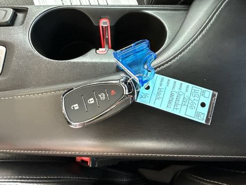 Used 2018 Chevrolet Camaro SS RWD image 14
