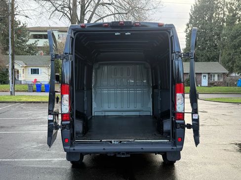 Used 2018 RAM ProMaster 2500 w/ Mopar Trailer Tow Group image 9