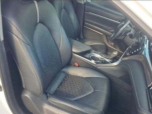 Used 2019 Toyota Camry XSE FWD image 5