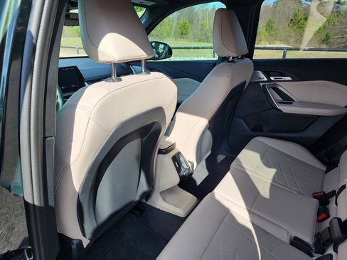 Used 2025 BMW X1 xDrive28i w/ Technology Package image 12