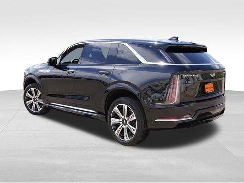 Used 2025 Cadillac Escalade IQ Luxury 2 w/ LPO, Premium Carpet Package AWD/4WD image 7