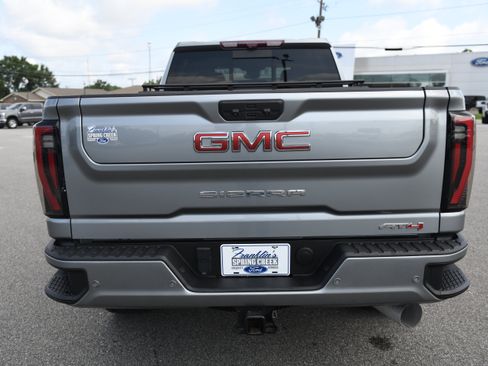 Used 2024 GMC Sierra 2500 AT4 w/ AT4 Premium Plus Package AWD/4WD image 8