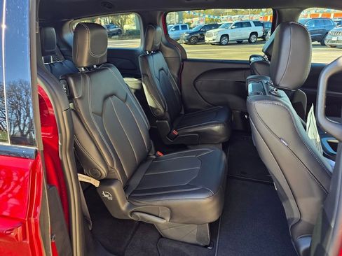 New 2026 Chrysler Pacifica Select image 28