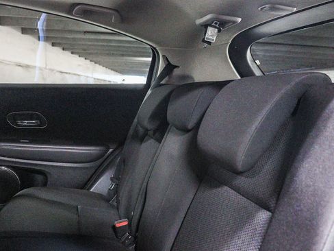 Used 2018 Honda HR-V EX image 19