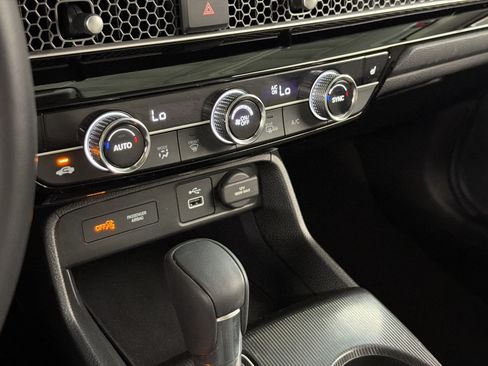 Certified 2024 Honda Civic EX-L image 18