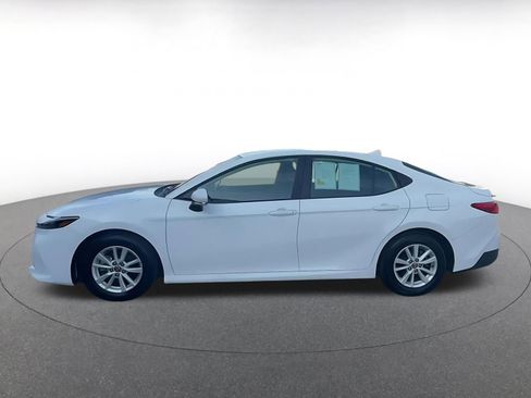 Used 2025 Toyota Camry LE image 10