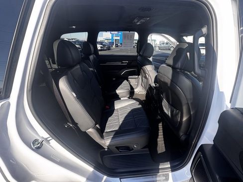Used 2025 Kia Telluride SX Prestige X-Line image 9