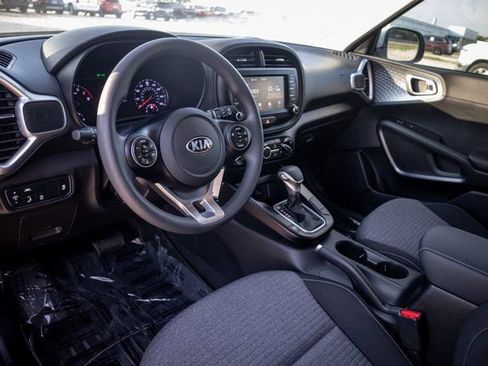 Used 2021 Kia Soul S image 8