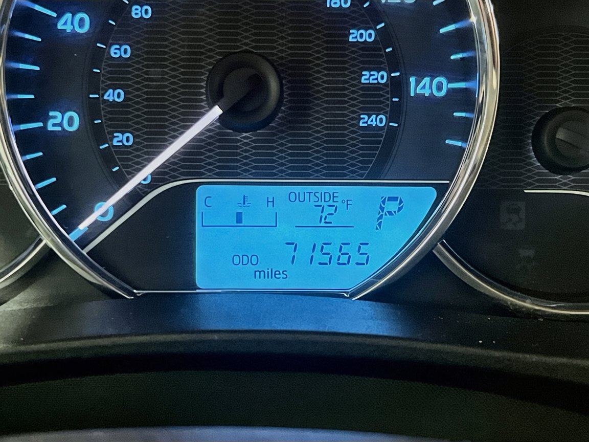 Used 2014 Toyota Corolla LE FWD image 8