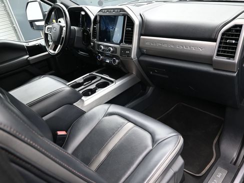 Used 2022 Ford F350 Platinum w/ Tremor Off-Road Package AWD/4WD image 41