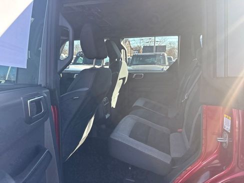 Used 2025 Ford Bronco 4-Door w/ Sasquatch Package image 16