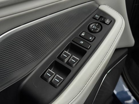 Used 2025 Acura MDX SH-AWD w/ Technology Package image 11