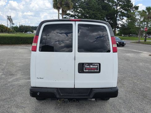 Used 2016 Chevrolet Express 2500 RWD image 4