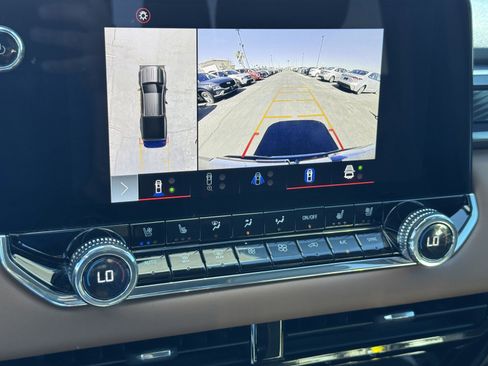 Used 2024 GMC Canyon AT4 w/ AT4 Premium Package image 19