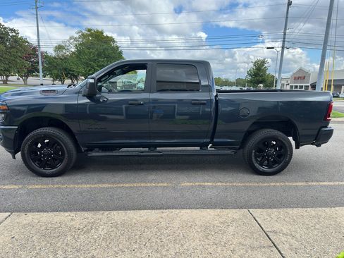 Used 2025 RAM 2500 Big Horn AWD/4WD image 7